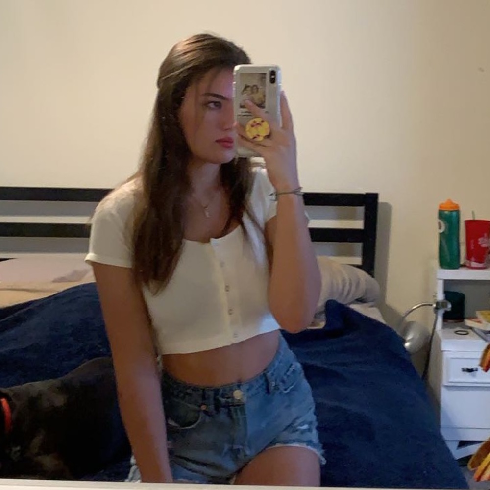 Meet your Posher, Caitlyn